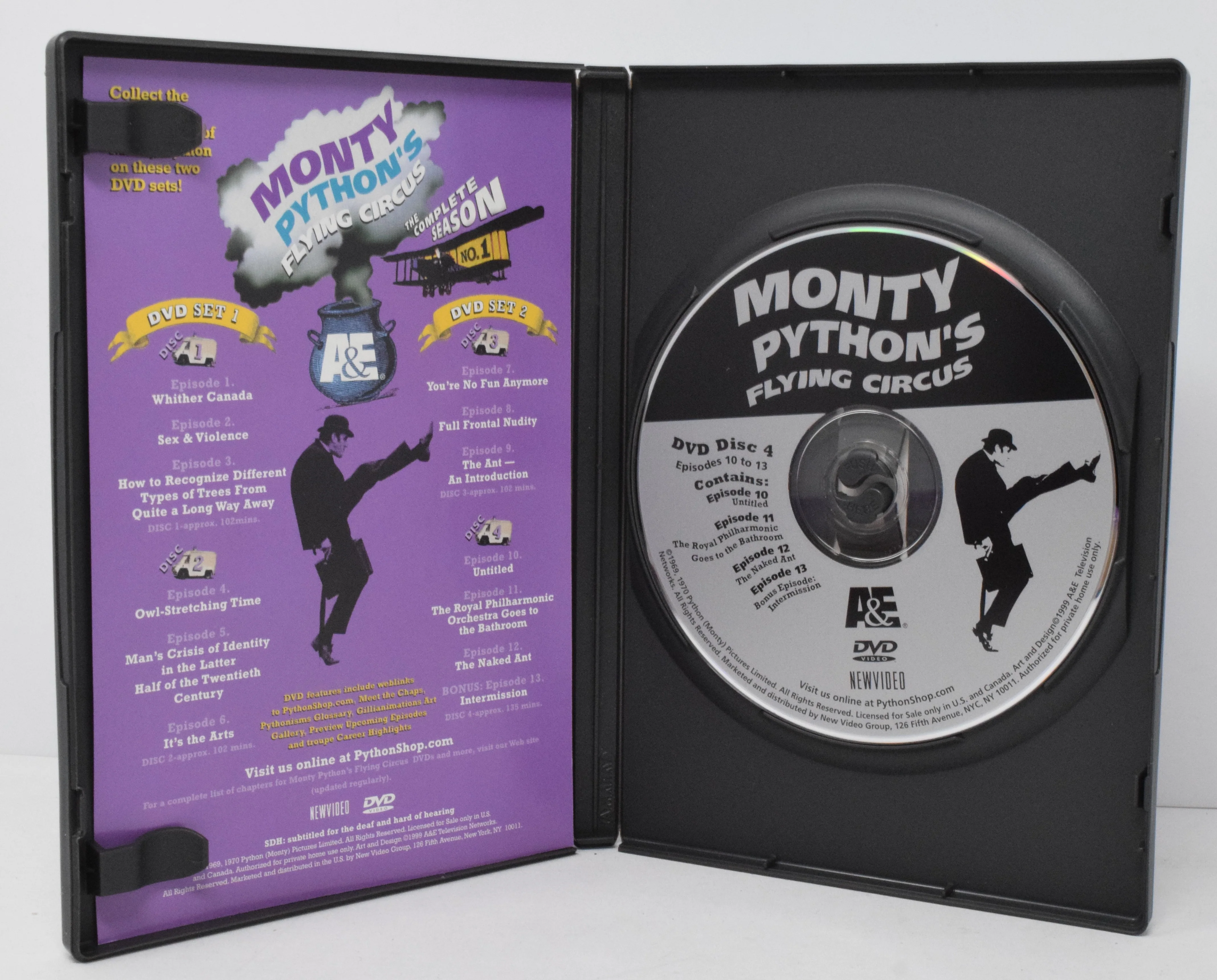 Monty Python Live DVD Vol 1 and Vol 2 - Image 4