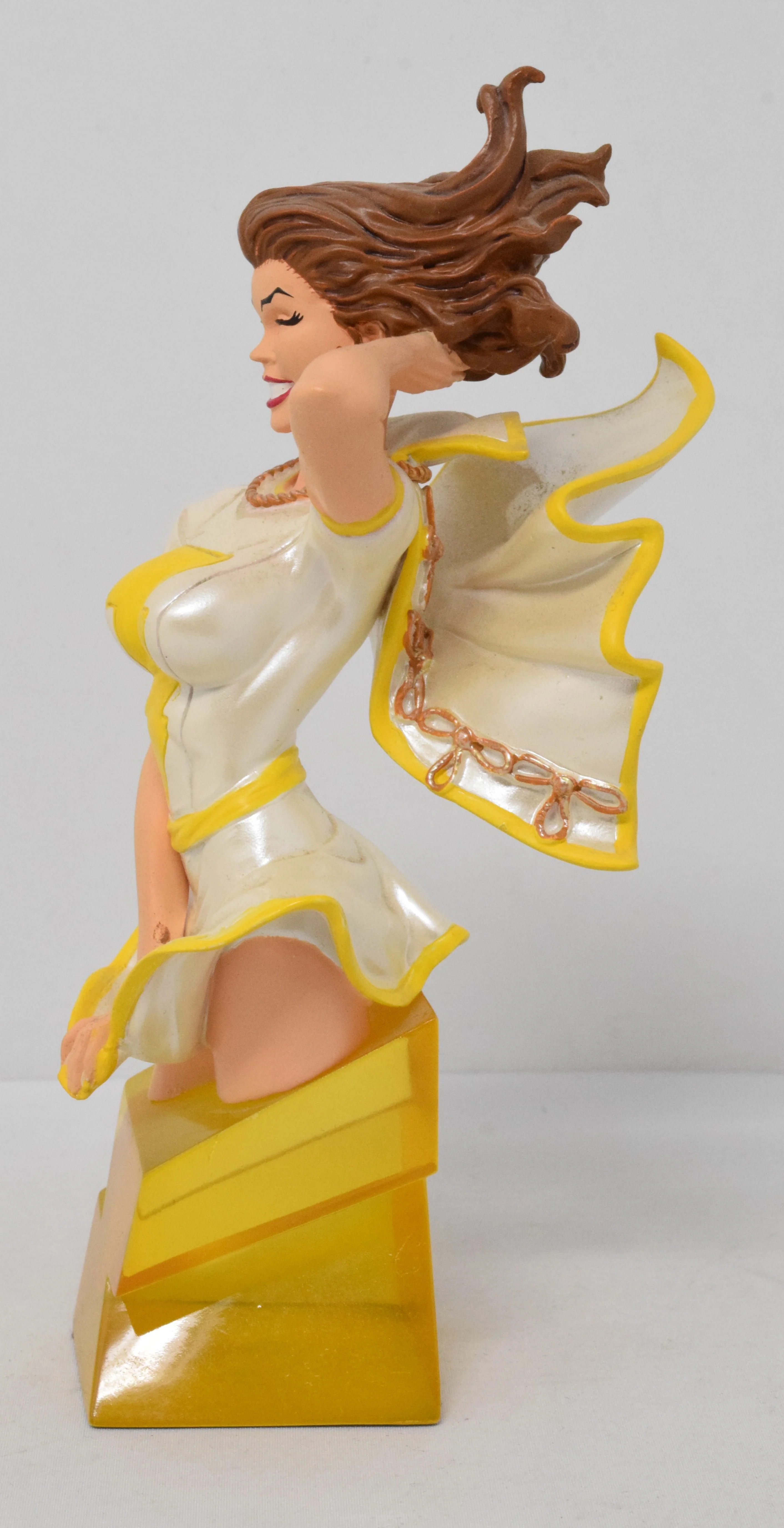 Shazam Mary Women Of DC Direct Universe Bust Statue Terry Dodson - Image 3